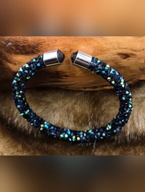 Memory Wire Bracelet - Aurora Borealis Coated Crystals Sz 6 - 6½
